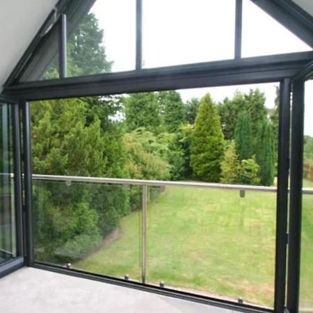 Luxury House In Solihull Buitenkant foto